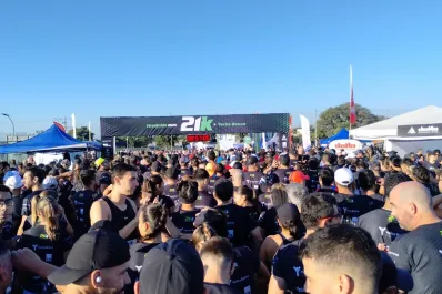 Los runners tucumanos ya corren los 21k de Yerba Buena