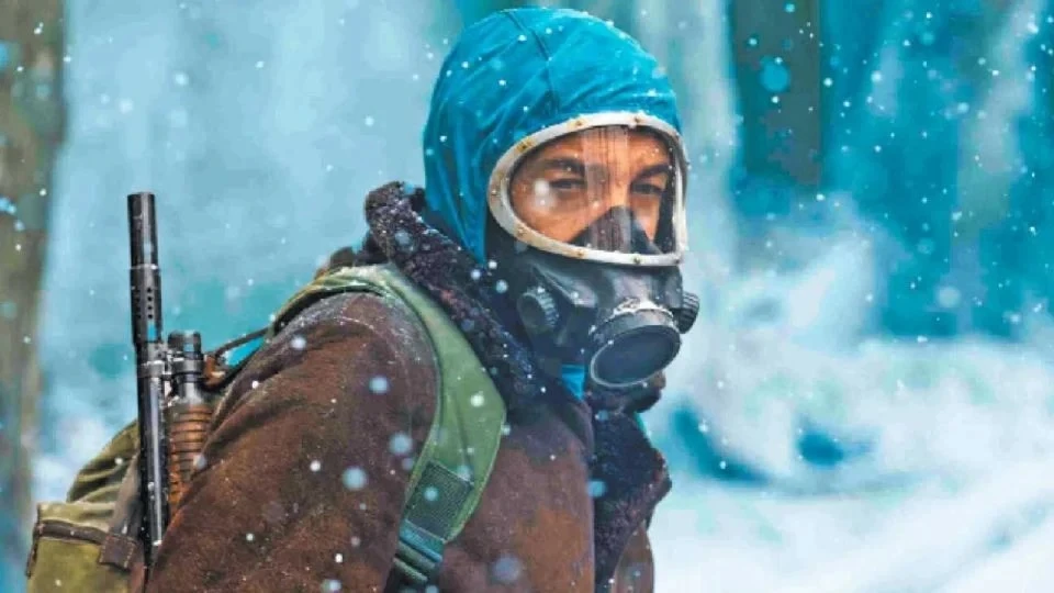 Lo viejo salva: los objetos que sobreviven al colapso en “El Eternauta” y en Tucumán