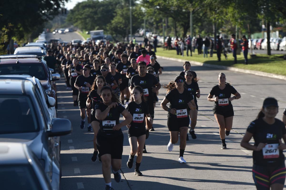 Yerba Buena vivió una fiesta del running con los 21K