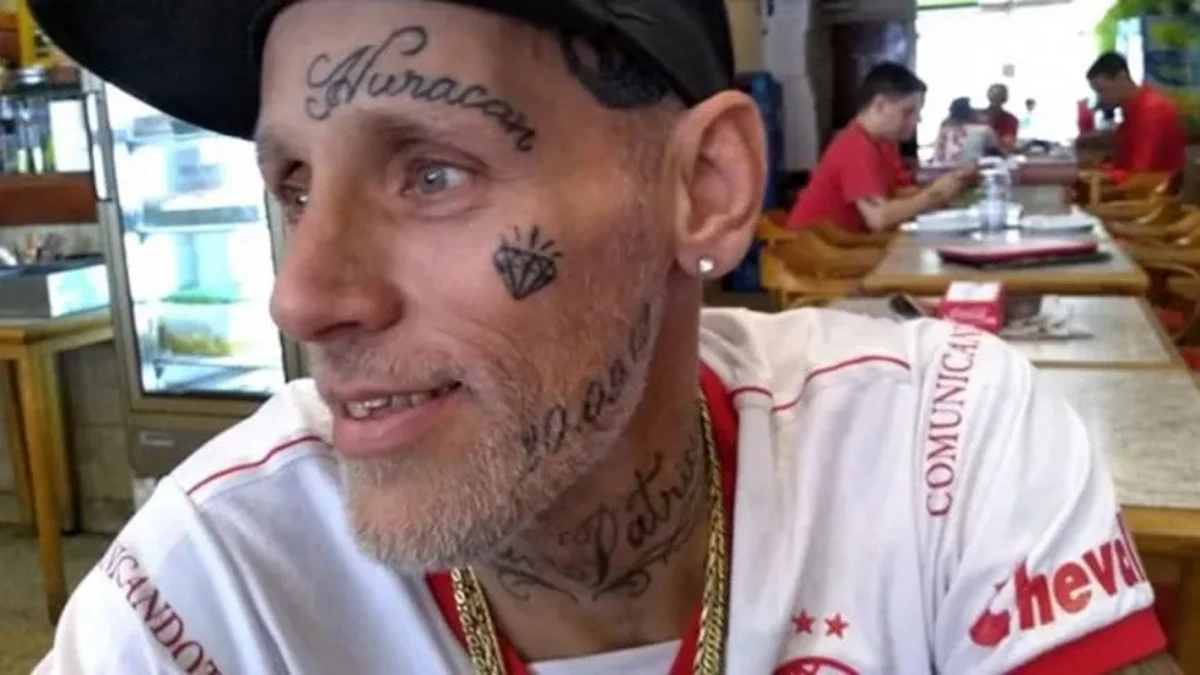 Pablo Villanueva, barra de Huracán.