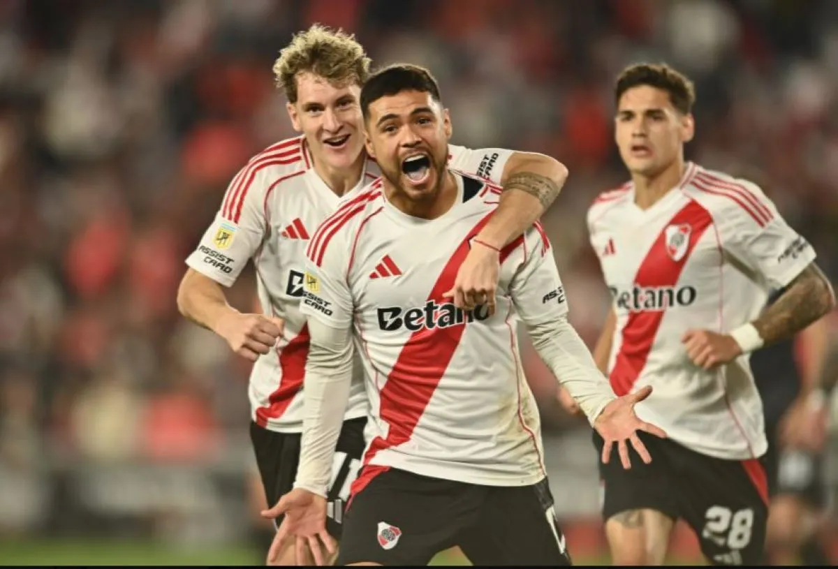 EL PRIMERO. Díaz festejó su gol con euforia.