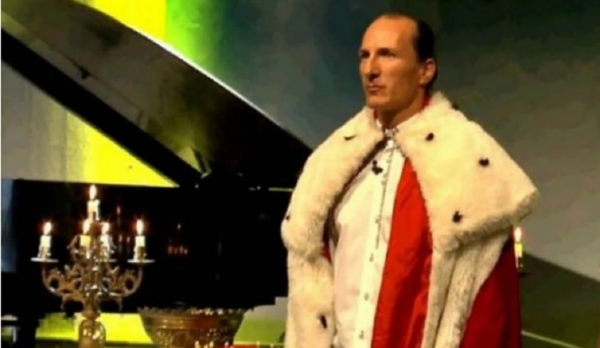 Peter Fitzek, que dice ser el rey de Alemania, fue arrestado junto a miembros de su organización. 