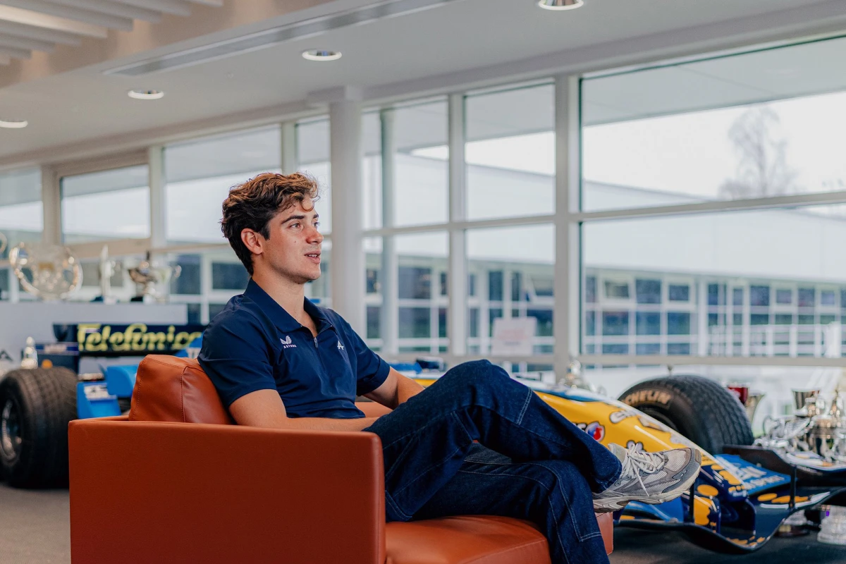 Conmovió en TV por su amor a Diego Maradona y ahora trabaja con Franco Colapinto en Alpine