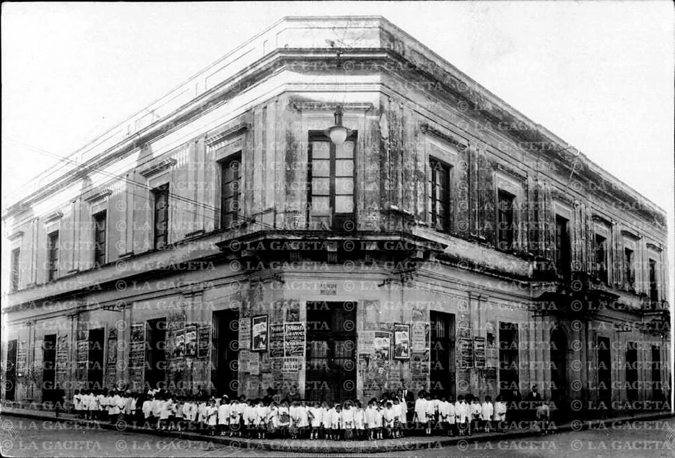 Recuerdos fotográficos: la escuela cumple años