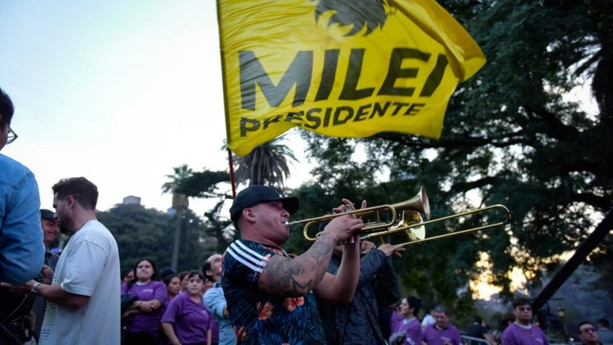 Milei arremetió contra el PRO en el cierre de campaña de Adorni: Los amarillos fracasados están peleando el cuarto lugar