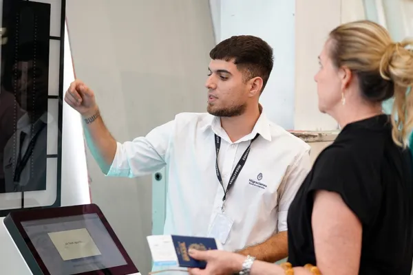 El gobierno de Milei se prepara para presentar su reforma migratoria: cobro en hospitales y mayores restricciones