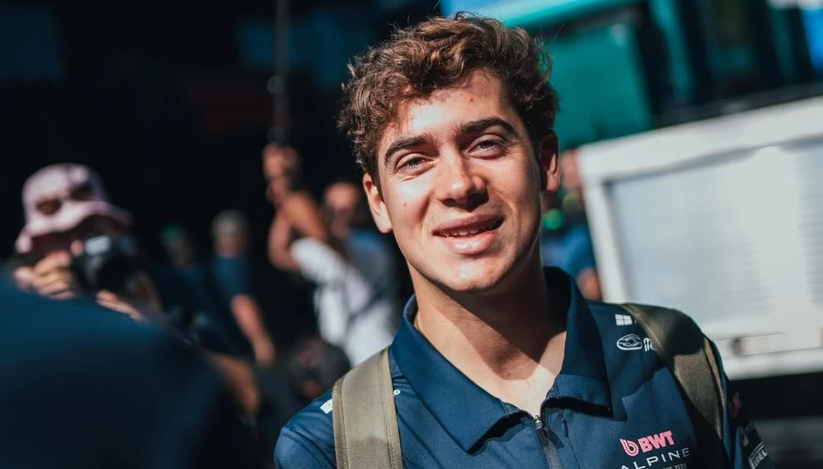Franco Colapinto llegó al paddock de Alpine en el GP de Imola: el curioso regalo que recibió
