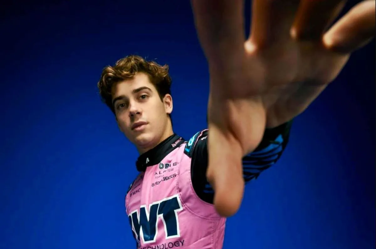 Colapinto empieza a seguir a las leyendas