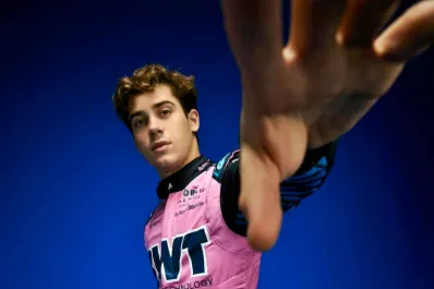 Colapinto empieza a seguir a las leyendas