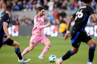 El duro cruce entre Messi y el árbitro en el empate de Inter Miami en la MLS: “Alejate o te expulso”