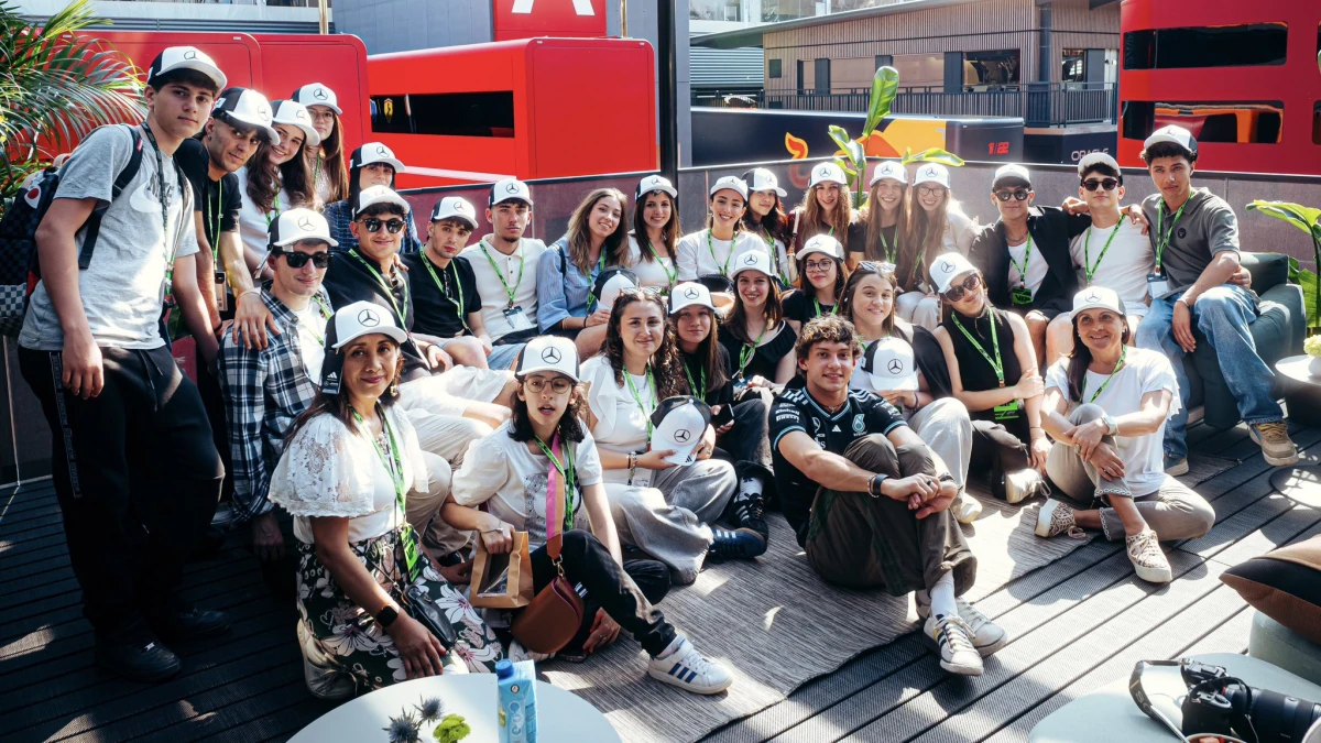 Kimi Antonelli, el chico que corre en casa y llevó a sus compañeros de la escuela al paddock