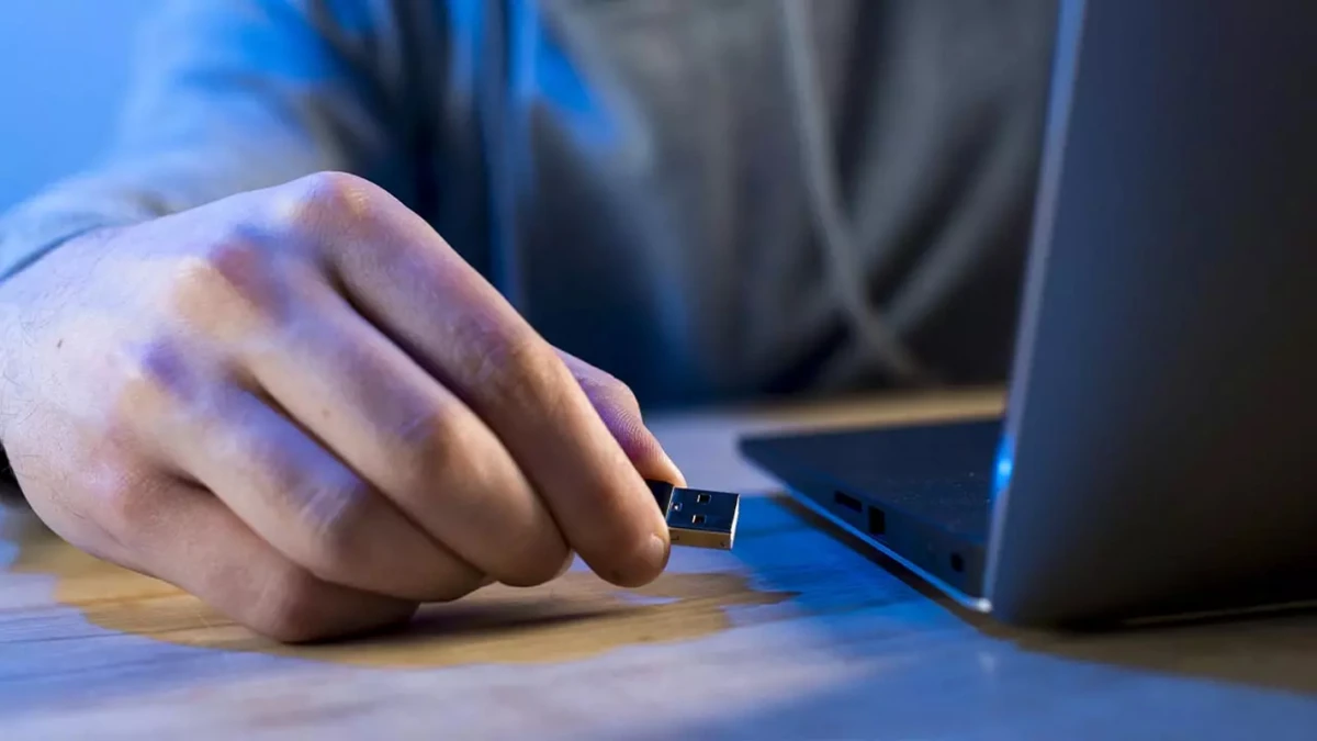 PENDRIVE. El dispositivo se reinventa como una herramienta multifuncional al ofrecer soluciones prácticas.