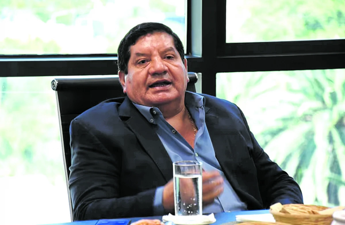 Tras presentar la renuncia, el legislador Orellana dijo que peleará por su inocencia