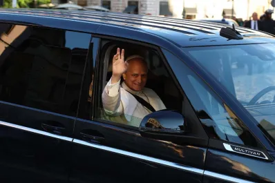 El papa León XIV usará un costoso auto y no el que usaba el papa Francisco