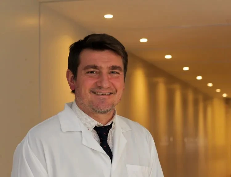 PALAZZO. Titular de la Sociedad Argentina de Terapia Radiante Oncológica.