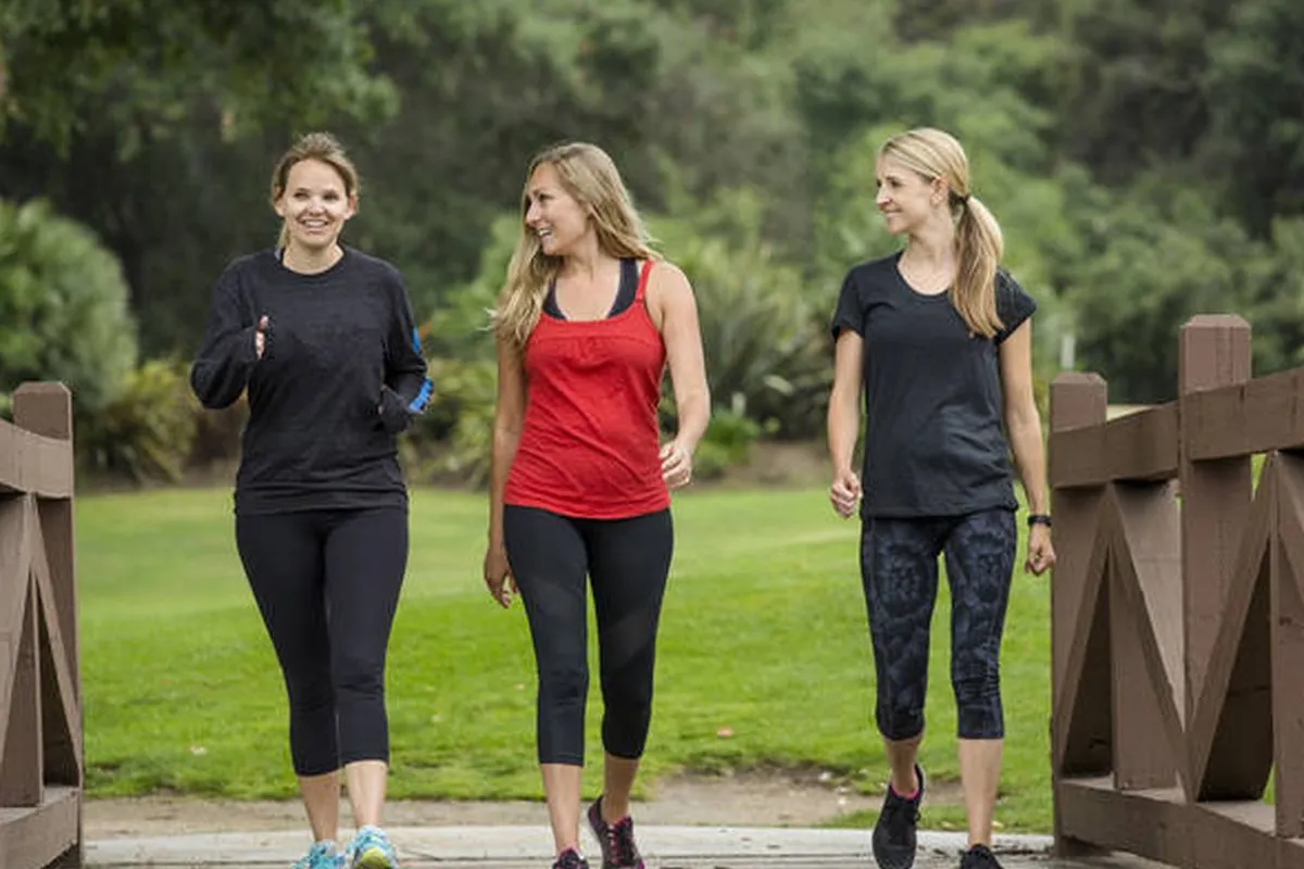 Caminar acompañado, la mejor actividad para tu cerebro