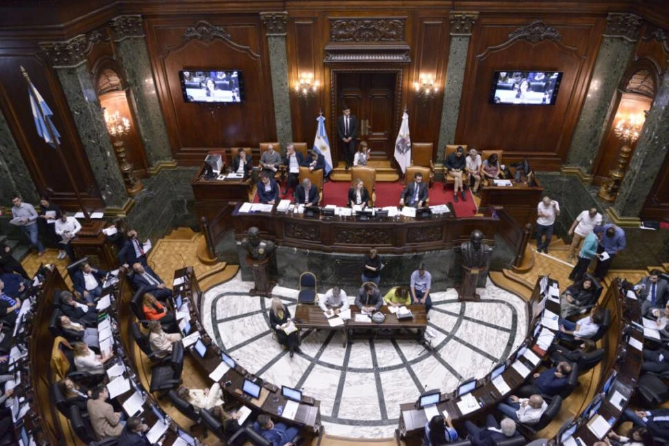 SON 17 LISTAS. Los porteños renovarán 30 bancas de la Legislatura.