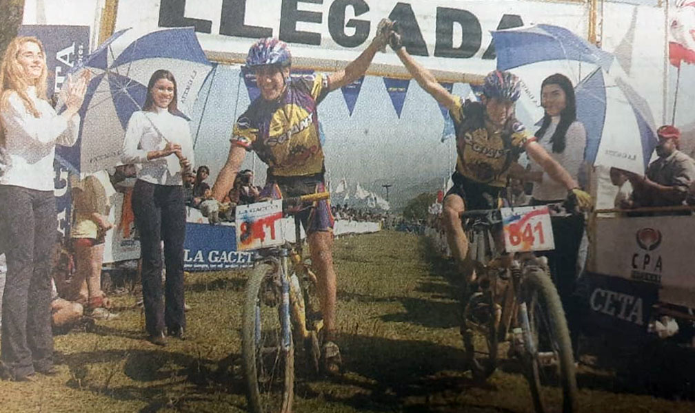 LA PRIMERA CONQUISTA. El 19 de agosto de 2001, los hermanos ganaron por primera vez la tradicional competencia. credito xxxxxxxx