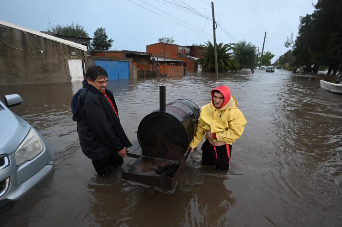 Buenos Aires bajo el agua: llovieron más de 400 milímetros