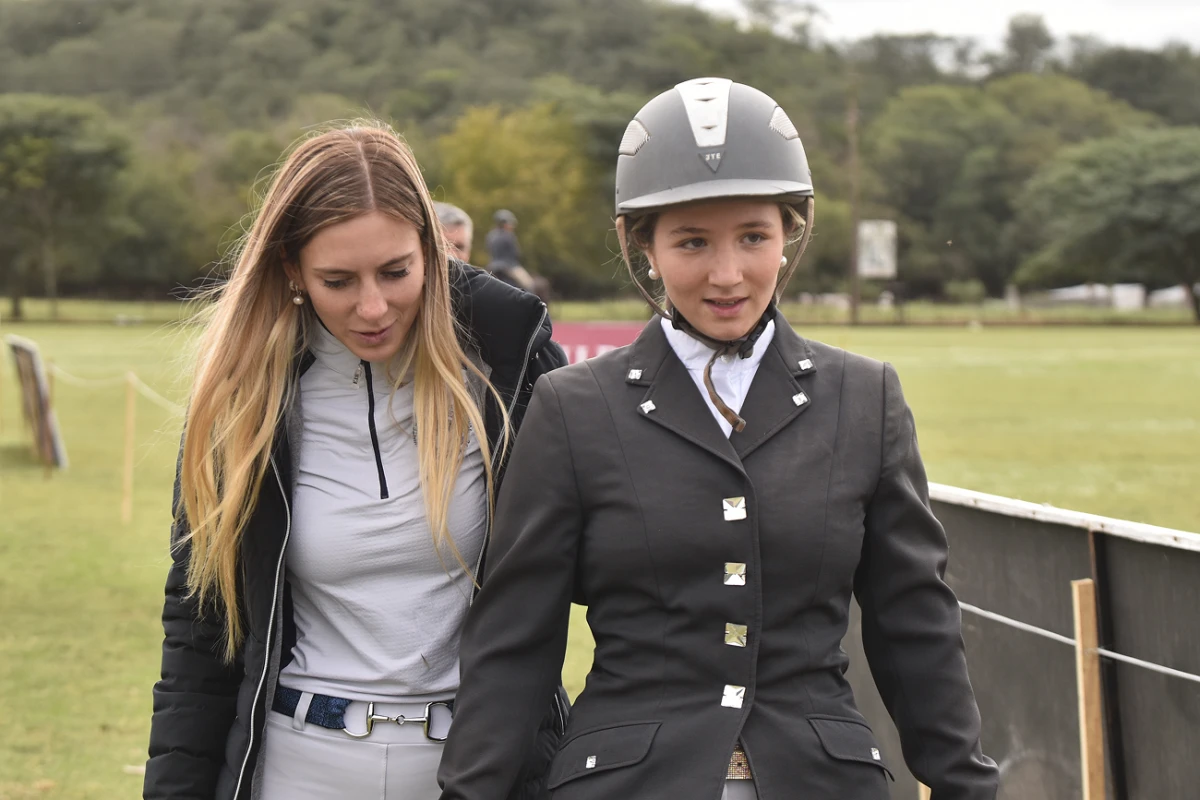 Lourdes Solórzano le contagió su pasión por los caballos a María de la Paz Rivkin.