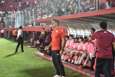 “Es respetable el punto que sacaron los chicos”, dijo Ariel Martos tras la igualdad con Racing de Córdoba