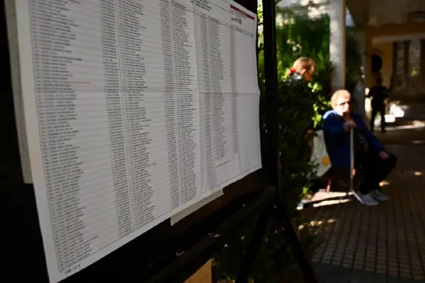 Cerraron los comicios en Buenos Aires, en una jornada marcada por la apatía y los cruces verbales
