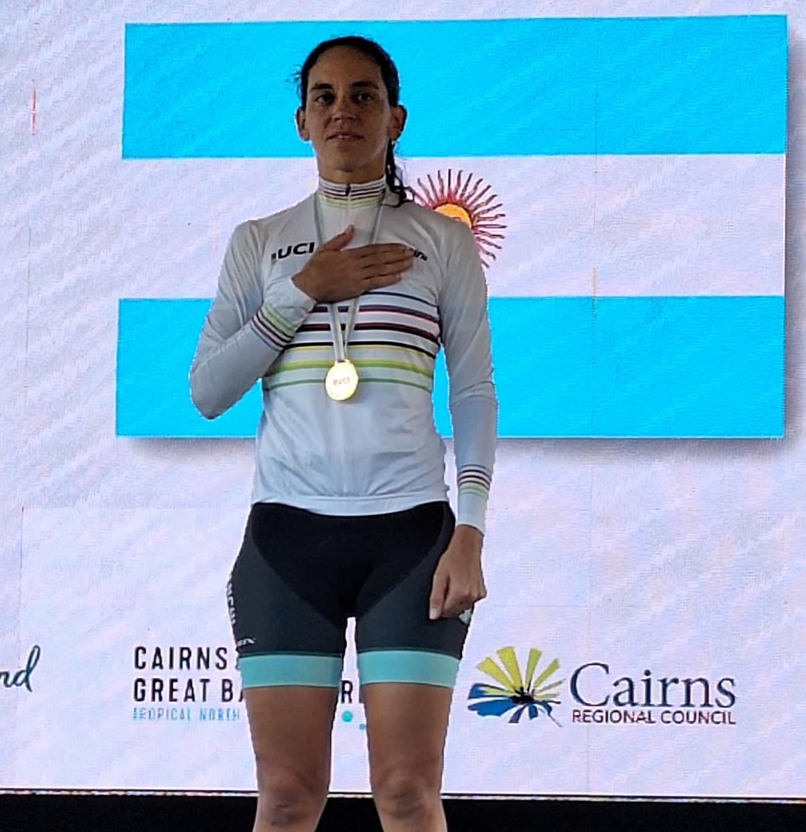 EN LA CIMA. La biker tucumana se subió a lo más alto del podio en Australia.