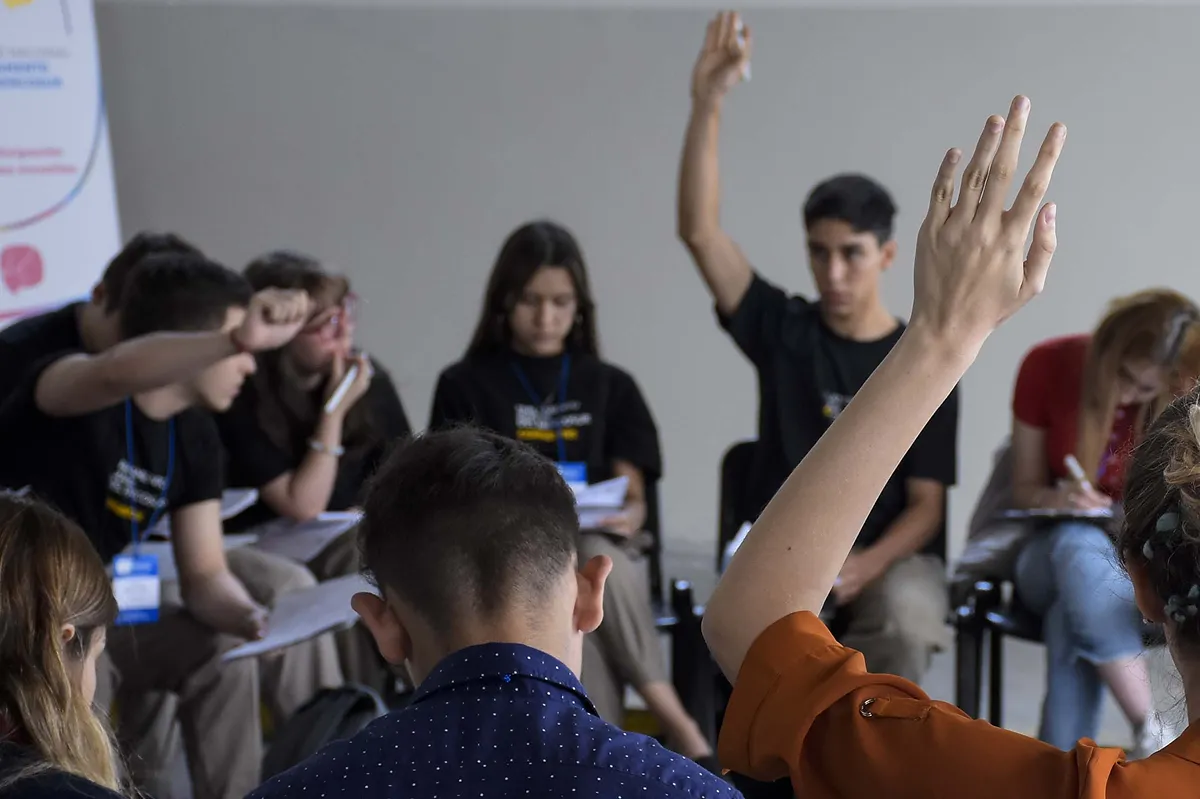 DEBATE POLÍTICO DE JUVENTUDES. Representantes tucumanos debatirán sobre educación, seguridad, economía, derechos y democracia. / ARG GOB