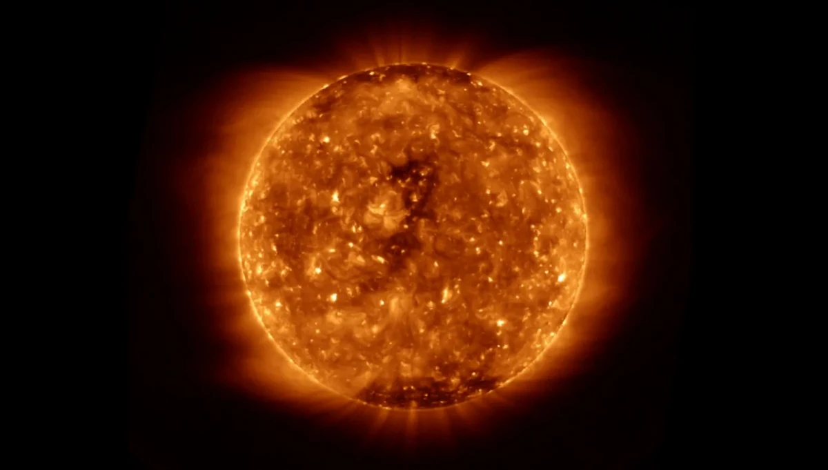 ¿Un nuevo apagón? La alerta de la NASA por una tormenta solar que afectaría a la Tierra