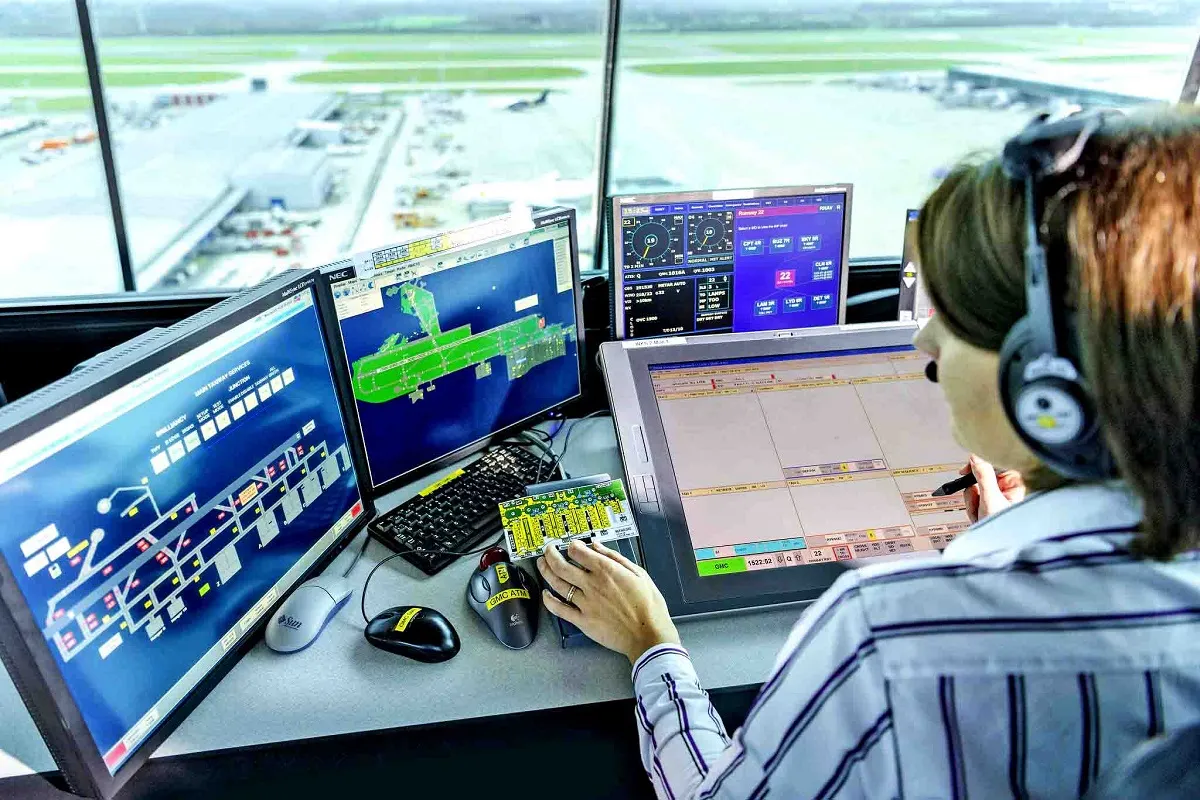 Controladores aéreos en aeropuertos ratifican los paros intermitentes en la última semana de mayo