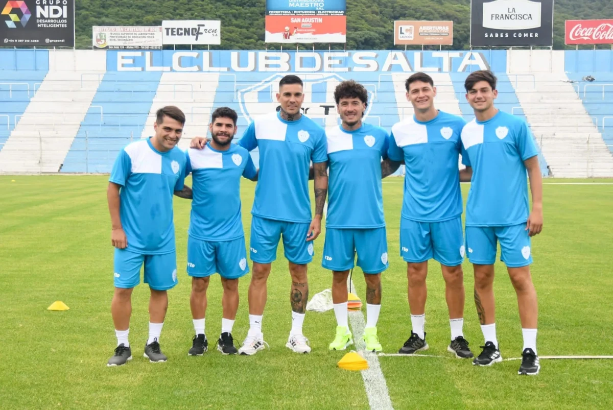 SIN CLUB. Luis Olivera, primero de la izquierda, se desvinculó de Gimnasia y Tiro