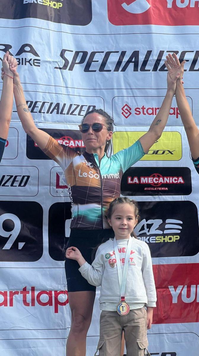 Llegó a Tucumán por el Trasmontaña y se quedó para ser madre, entrenadora y referente del mountain bike