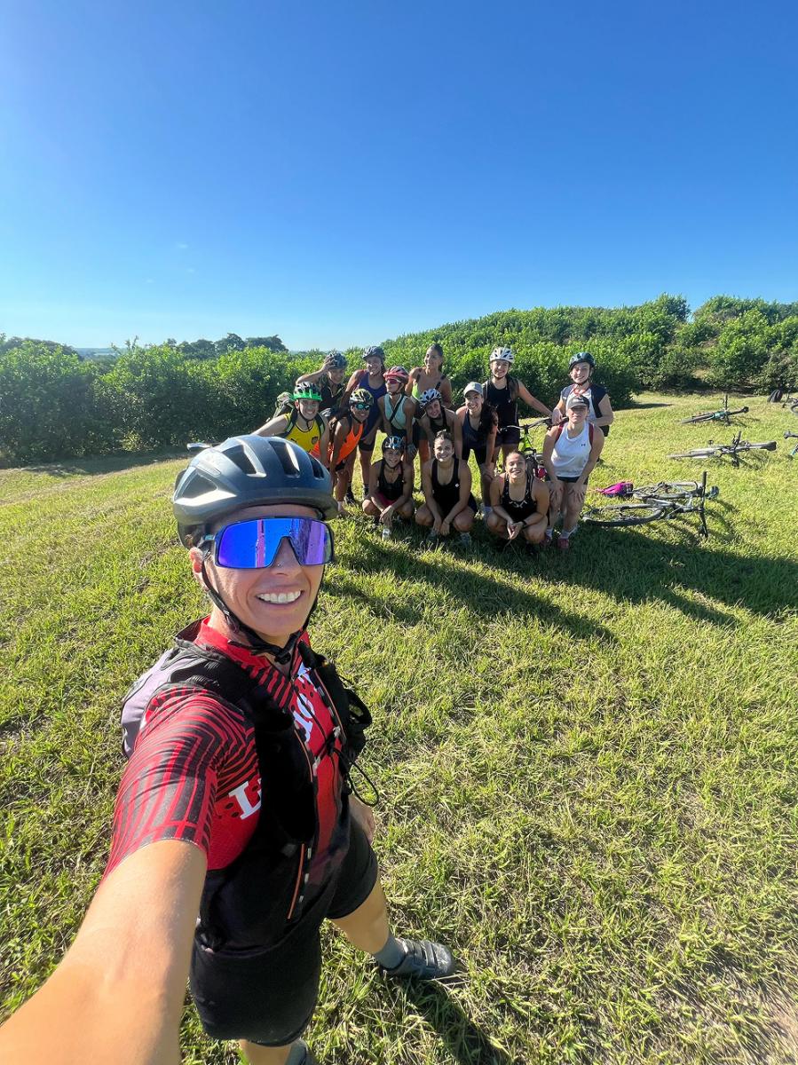 Llegó a Tucumán por el Trasmontaña y se quedó para ser madre, entrenadora y referente del mountain bike