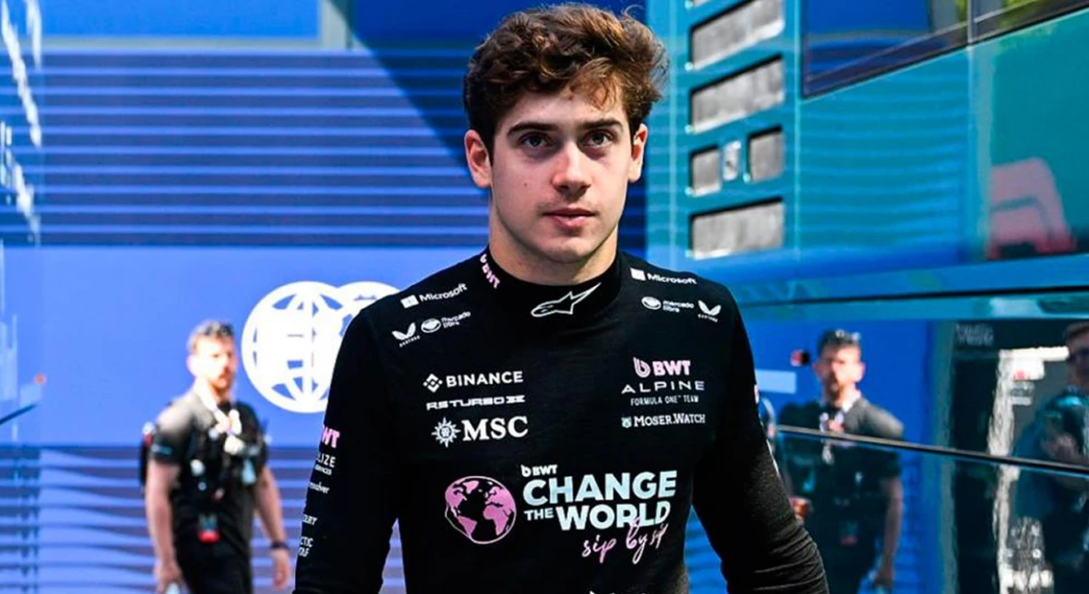 El percance de Franco Colapinto al presentar el GP de Mónaco a los seguidores de Alpine