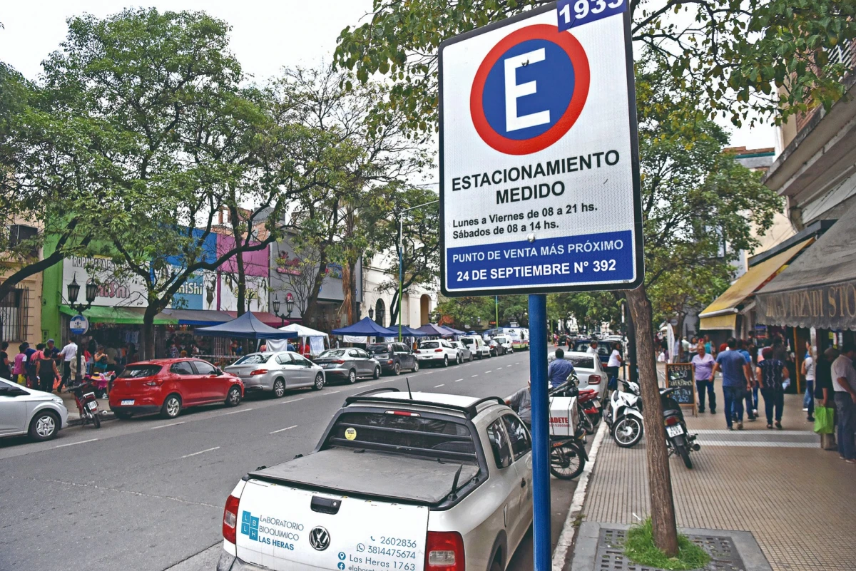 A la espera del fallo, la Capital estudia un nuevo estacionamiento pago