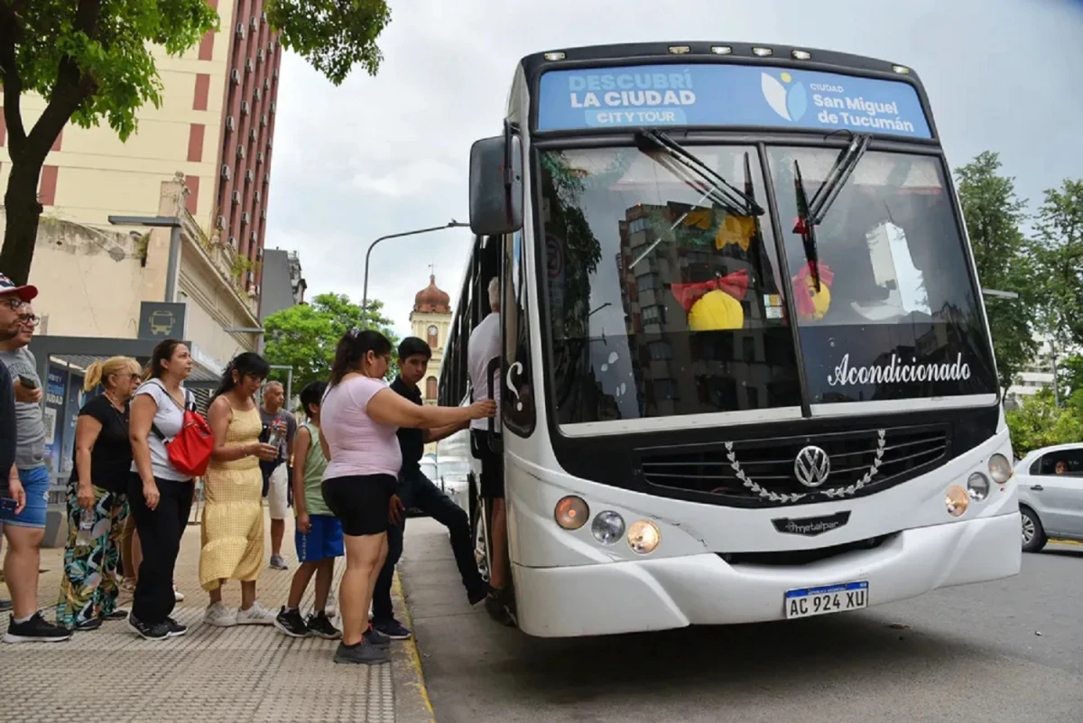 Una ciudad para recorrer: el Bus Turístico invita a descubrir San Miguel de Tucumán