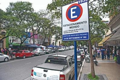 A la espera del fallo, la Capital estudia un nuevo estacionamiento pago