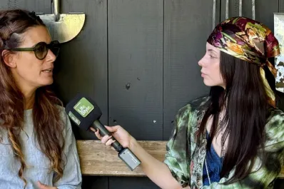 Lifestyle te invita a recorrer el jardín de Paquita Romano, la influencer que arrasa en redes