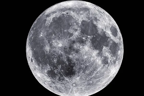 ¿Por qué las caras de la Luna son distintas?: el extraño fenómeno que reveló un estudio