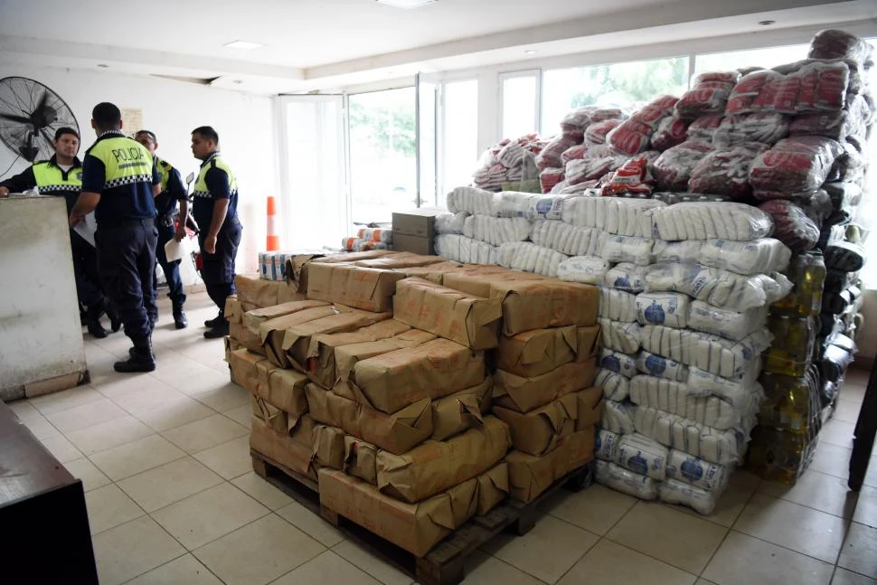 ESCÁNDALO. Se hallaron toneladas de alimentos en casas particulares. 