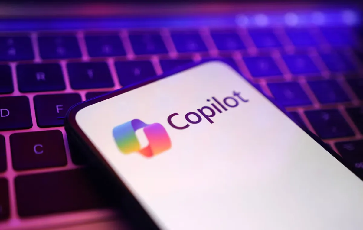 PREOCUPACIÓN POR COPILOT. Especialistas lograron acceder a documentos encriptados mediante simples interacciones con el chatbot. / COPILOT IA