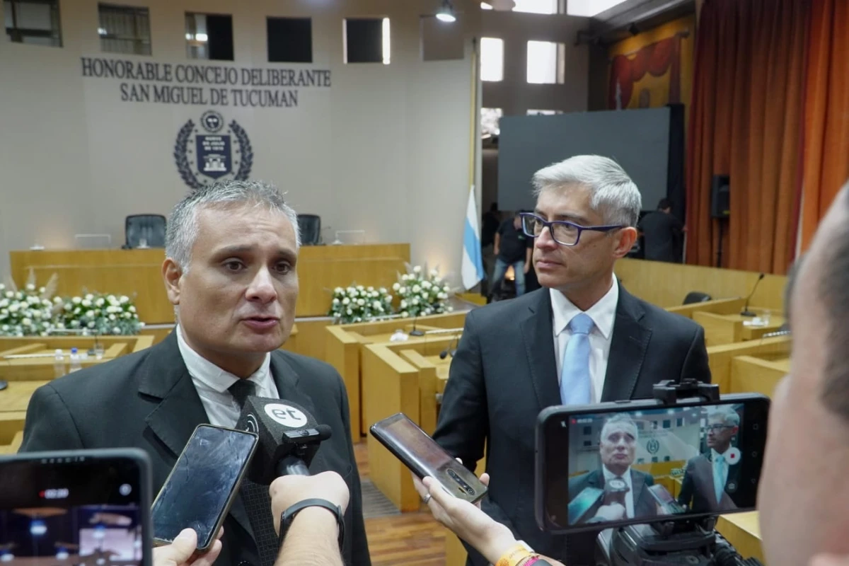 CANELADA Y COBOS. Los concejales autores del proyecto. 