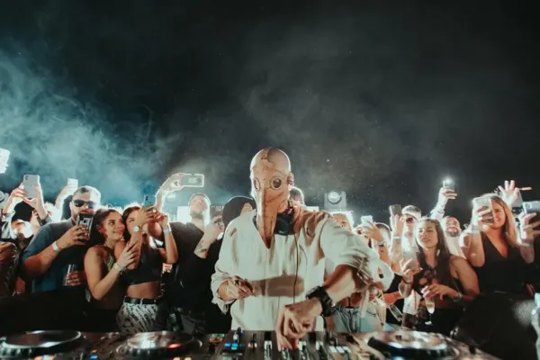 ¿Tenés planes? La Boite propone una noche de música electrónica con Hozho y su melodark