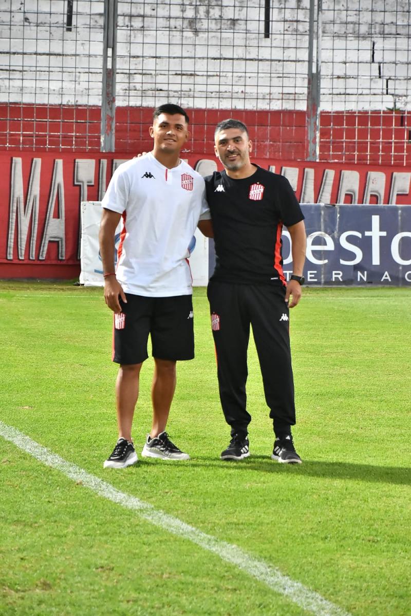 GRAN RELACIÓN. Franco Narese posa en La Ciudadela junto a Agustín Prokop.