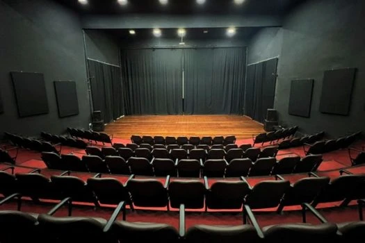 OPOSICIÓN. La comunidad teatral en gran parte rechazó las medidas anunciadas por el gobierno nacional sobre el INT.