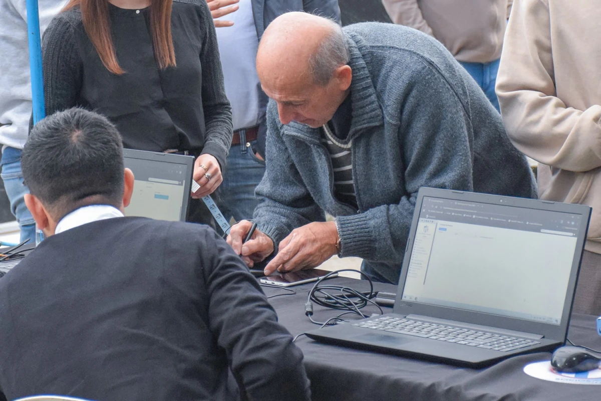 SEGUNDO LLAMADO. El inicio de la asamblea se pospuso hasta las 19.