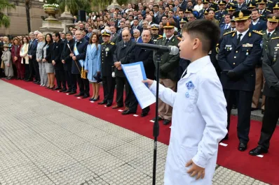 El emotivo discurso de un alumno de la escuela Normal en el acto del 25 de Mayo