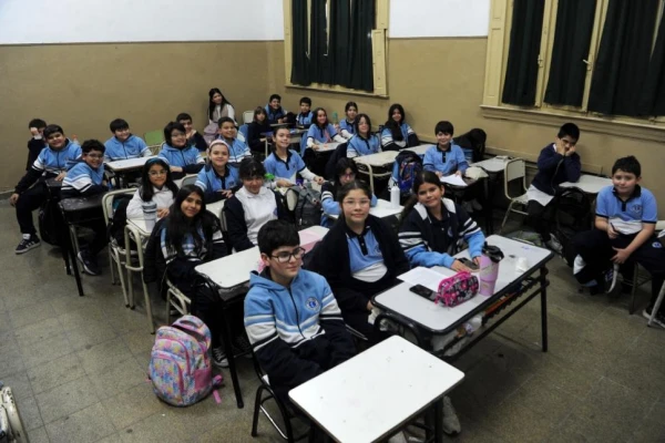 La mirada de los niños en el cumpleaños de “La Normal”