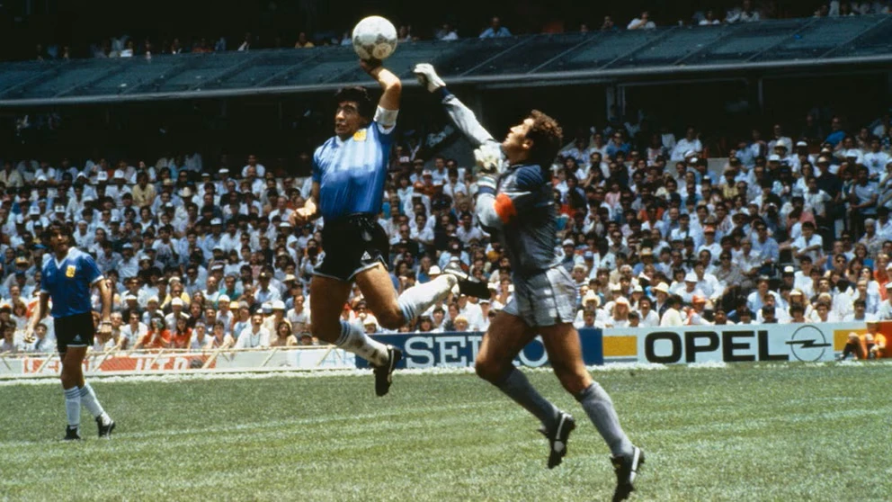 “LA MANO DE DIOS”. ¿Qué habría pasado si Maradona hubiera aplicado el fair play a su gol a los ingleses?