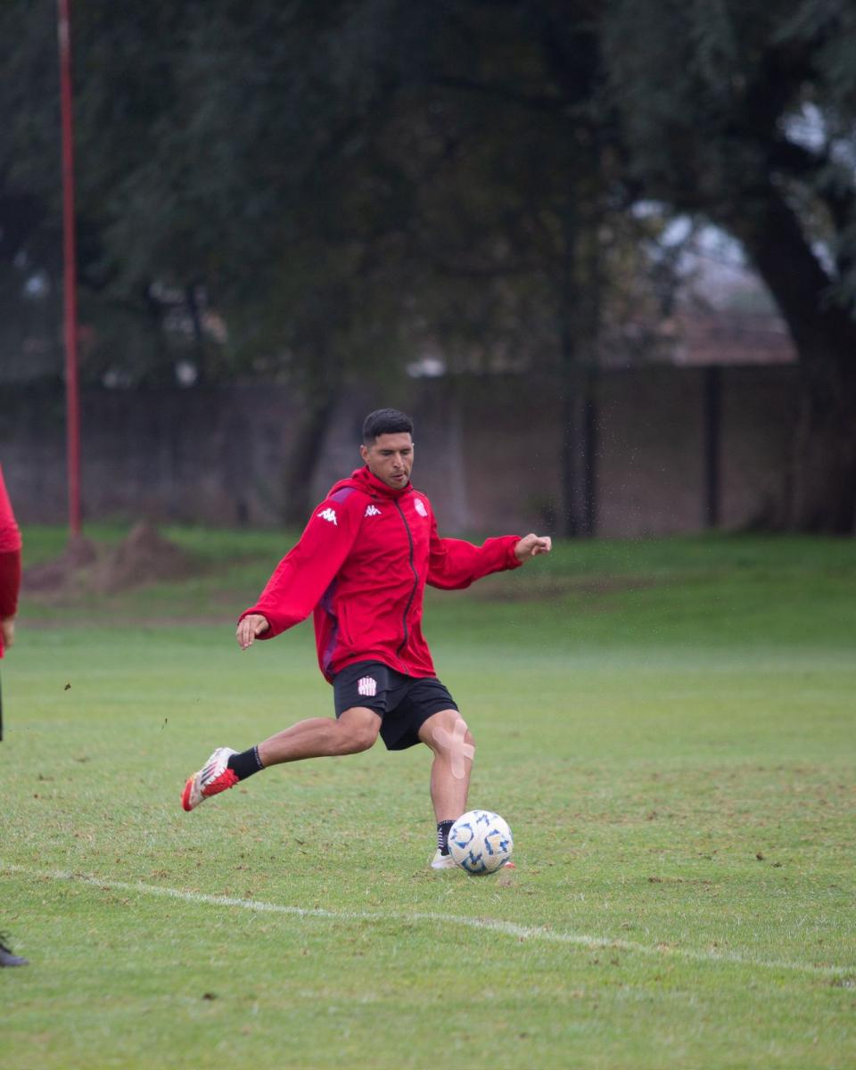 AFINA LA PUNTERÍA. El “9” se mostró muy activo durante las últimas prácticas.
